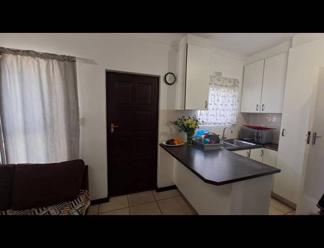 2 BEDROOM HOUSE FOR SALE IN VICTORIA PARK